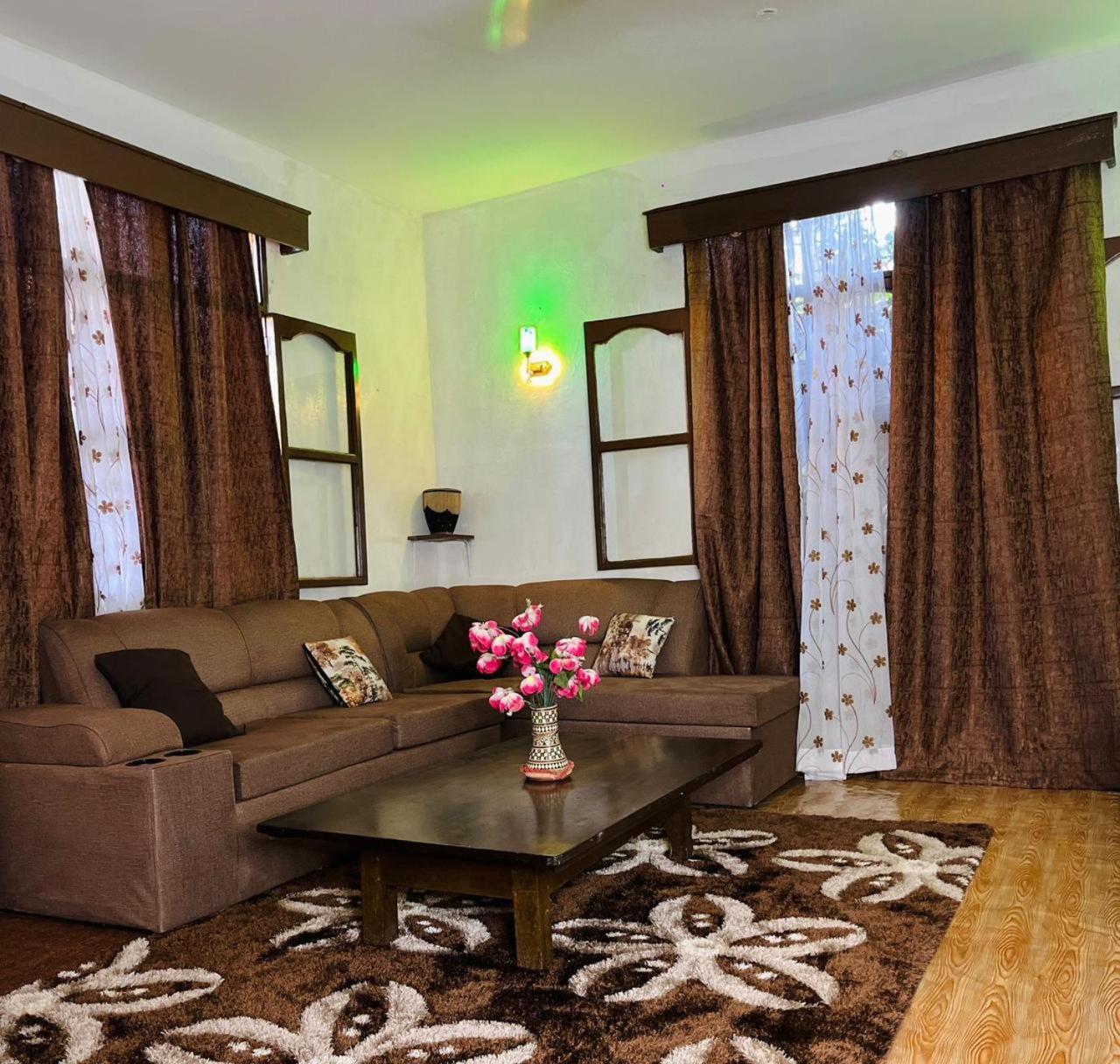 Akogo House - Bnb , Hostel, Backpackers & Volunteer Center Mombasa Eksteriør bilde