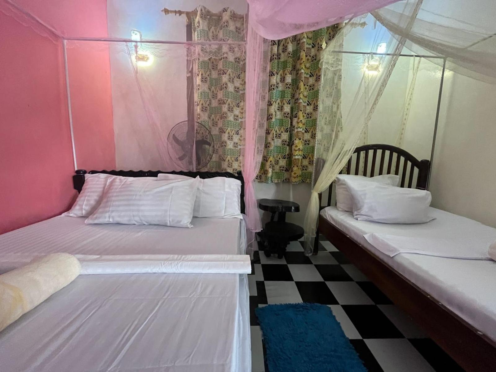 Akogo House - Bnb , Hostel, Backpackers & Volunteer Center Mombasa Eksteriør bilde