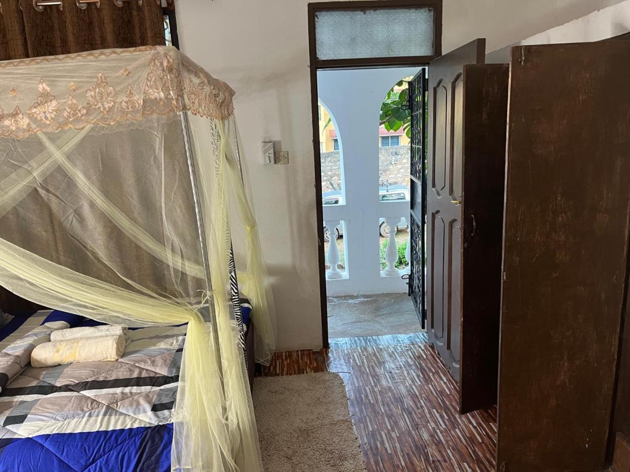 Akogo House - Bnb , Hostel, Backpackers & Volunteer Center Mombasa Eksteriør bilde