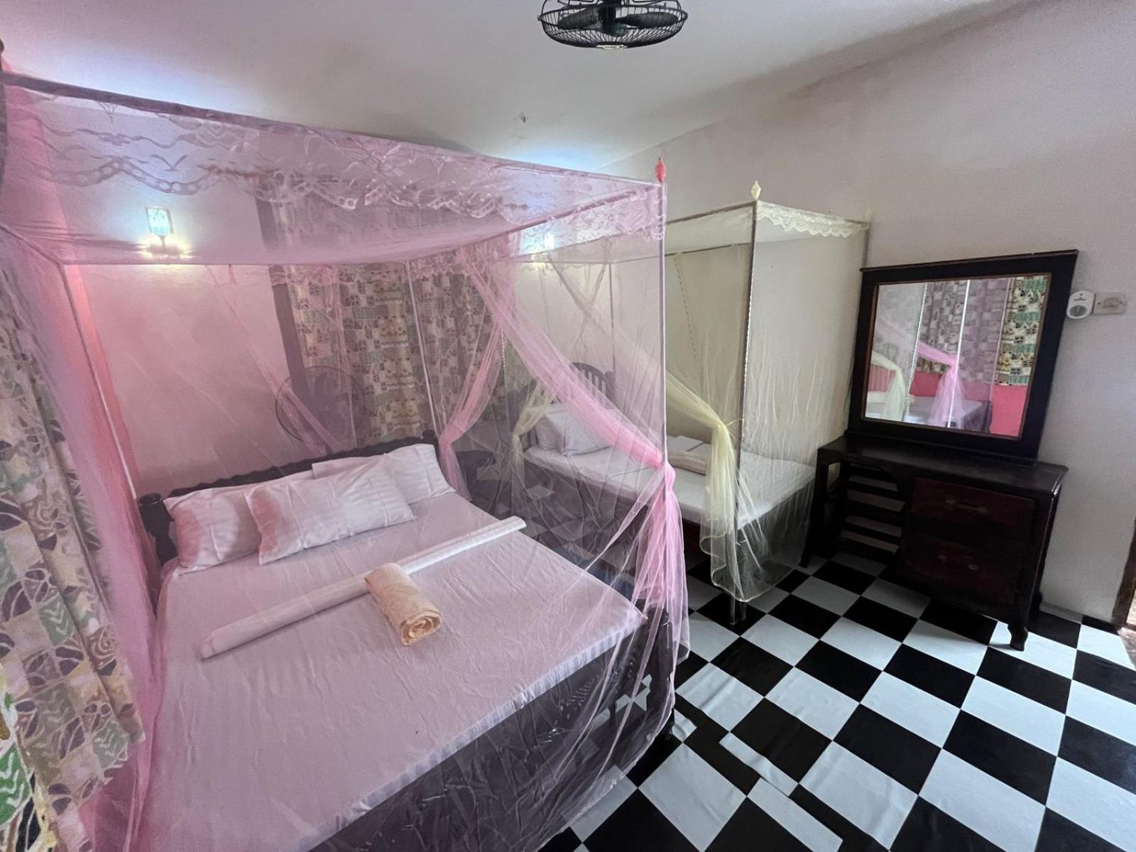 Akogo House - Bnb , Hostel, Backpackers & Volunteer Center Mombasa Eksteriør bilde
