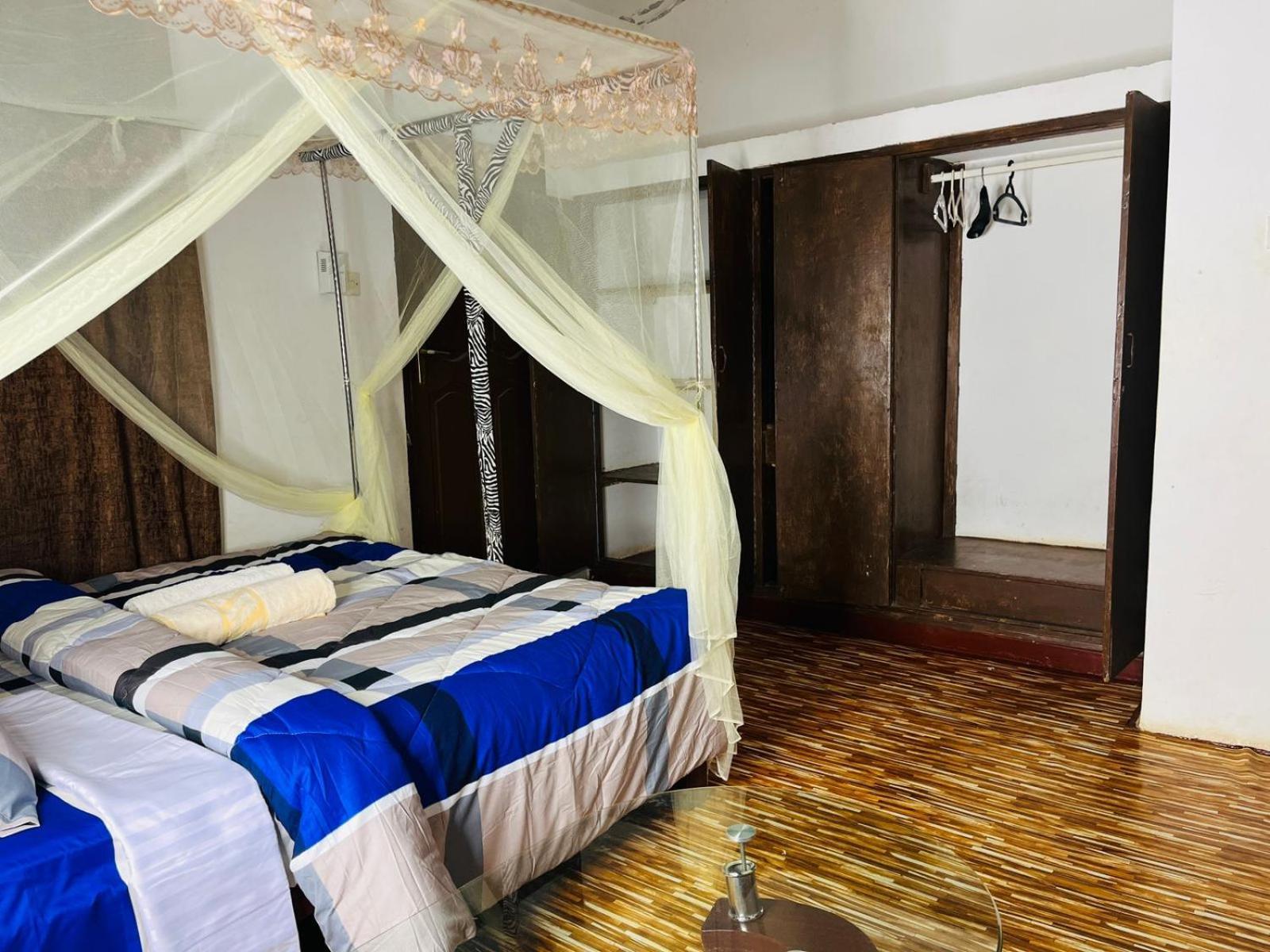 Akogo House - Bnb , Hostel, Backpackers & Volunteer Center Mombasa Eksteriør bilde