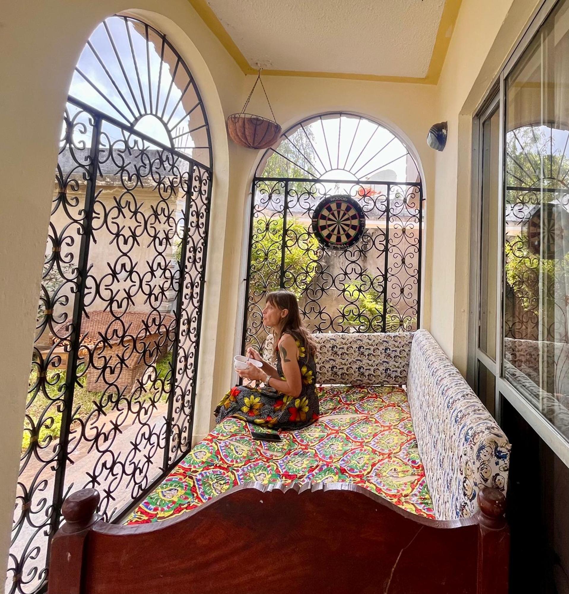 Akogo House - Bnb , Hostel, Backpackers & Volunteer Center Mombasa Eksteriør bilde