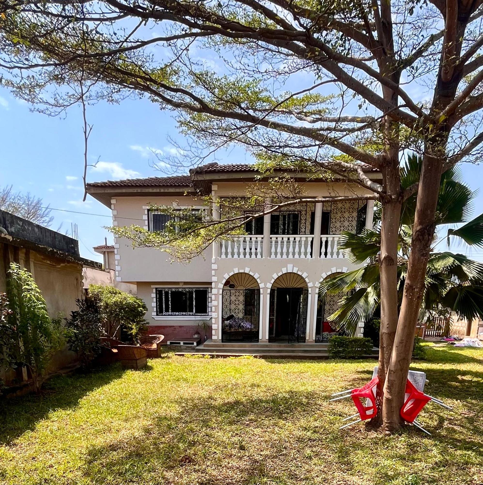Akogo House - Bnb , Hostel, Backpackers & Volunteer Center Mombasa Eksteriør bilde