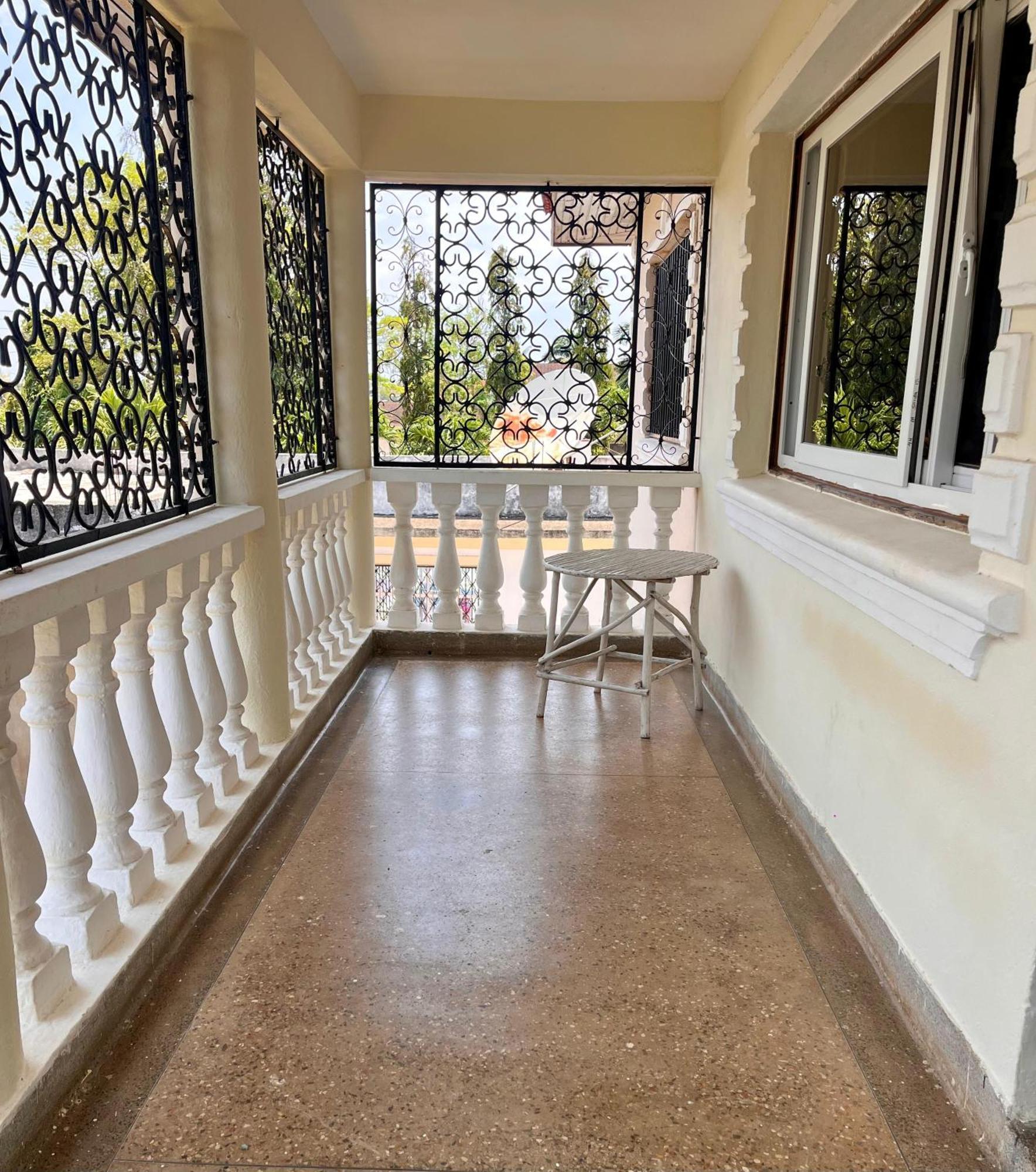 Akogo House - Bnb , Hostel, Backpackers & Volunteer Center Mombasa Eksteriør bilde