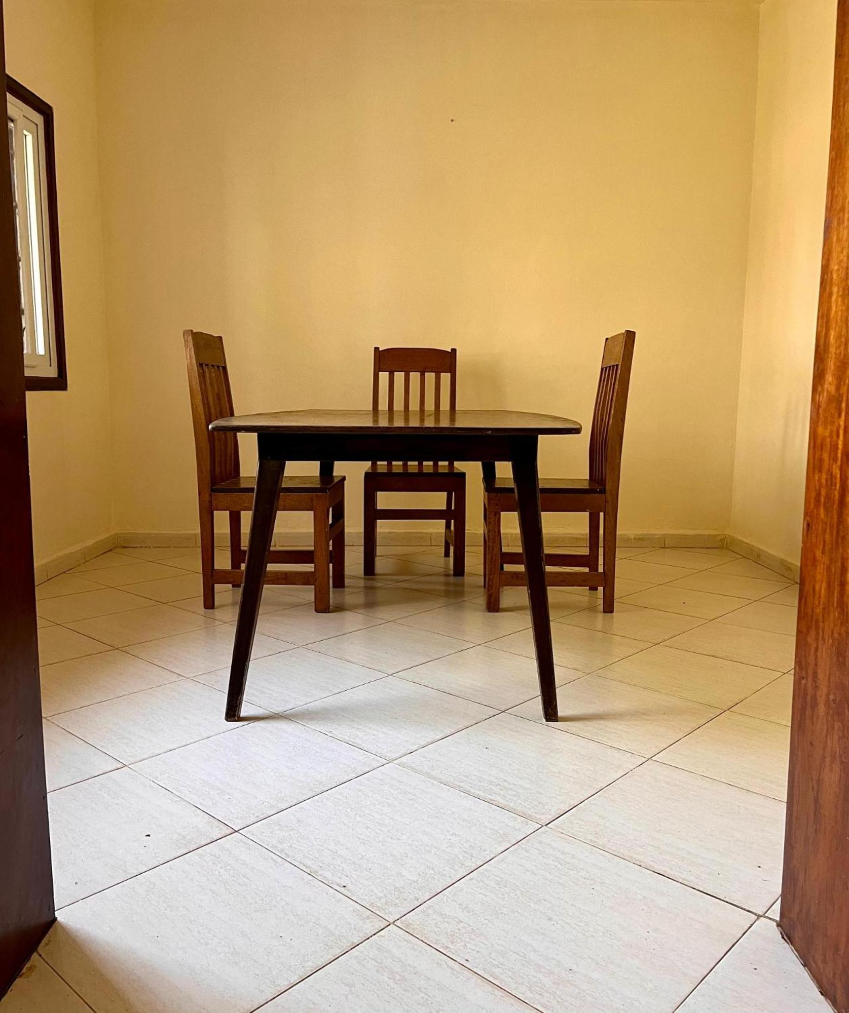 Akogo House - Bnb , Hostel, Backpackers & Volunteer Center Mombasa Eksteriør bilde