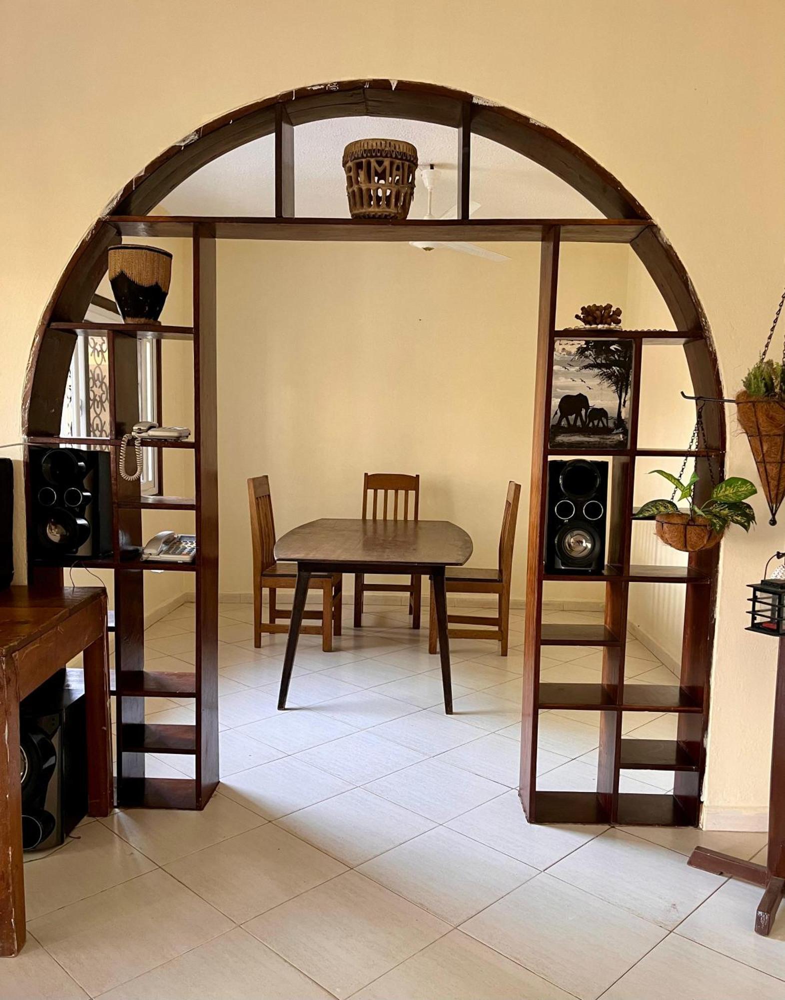 Akogo House - Bnb , Hostel, Backpackers & Volunteer Center Mombasa Eksteriør bilde