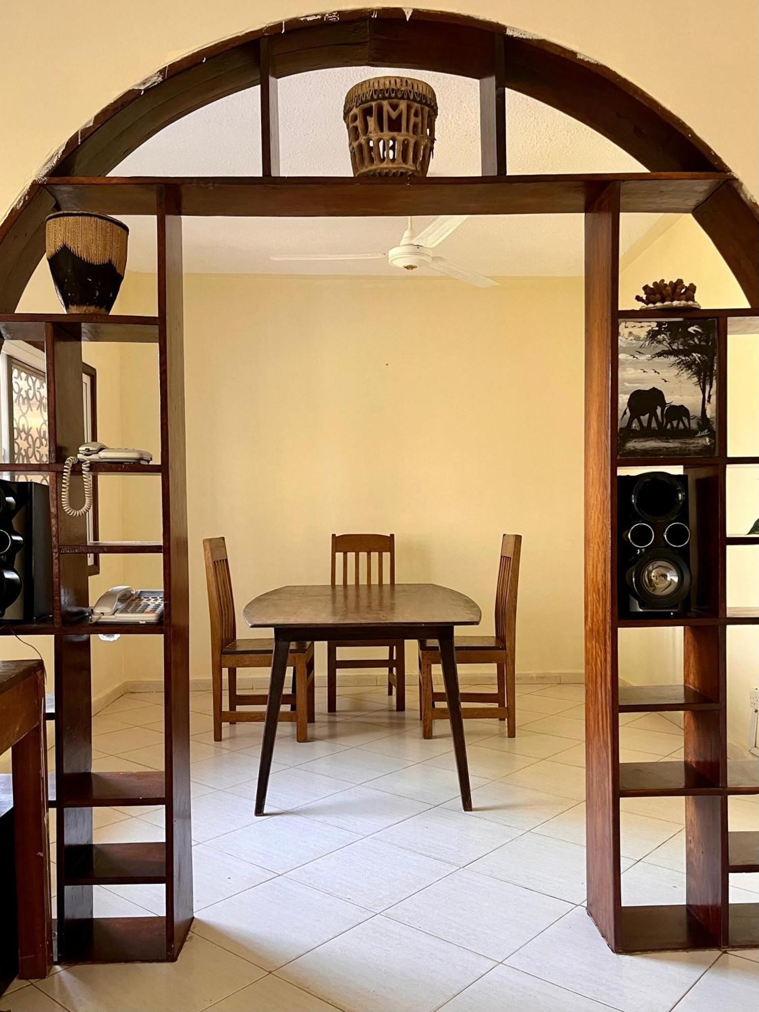 Akogo House - Bnb , Hostel, Backpackers & Volunteer Center Mombasa Eksteriør bilde