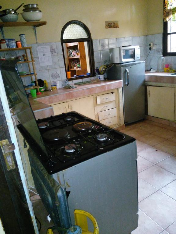 Akogo House - Bnb , Hostel, Backpackers & Volunteer Center Mombasa Eksteriør bilde