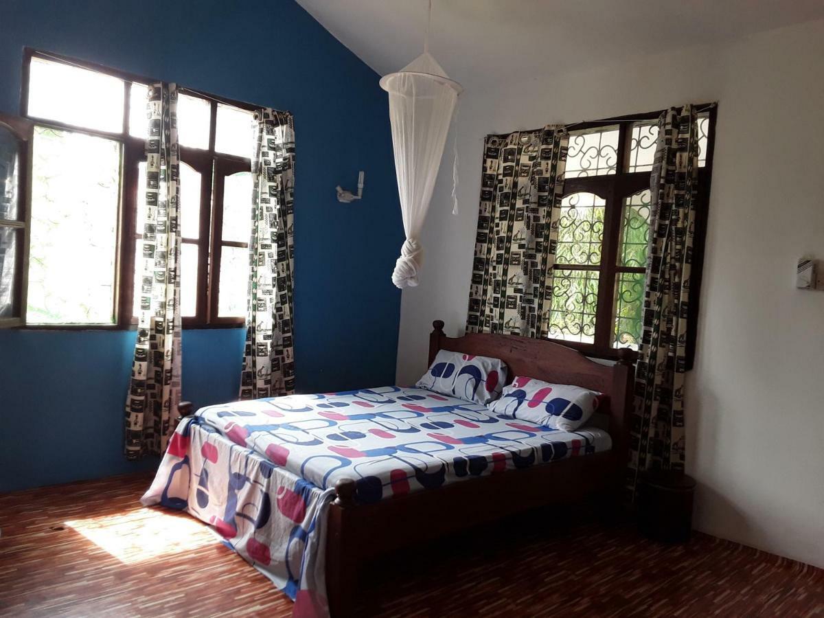 Akogo House - Bnb , Hostel, Backpackers & Volunteer Center Mombasa Eksteriør bilde